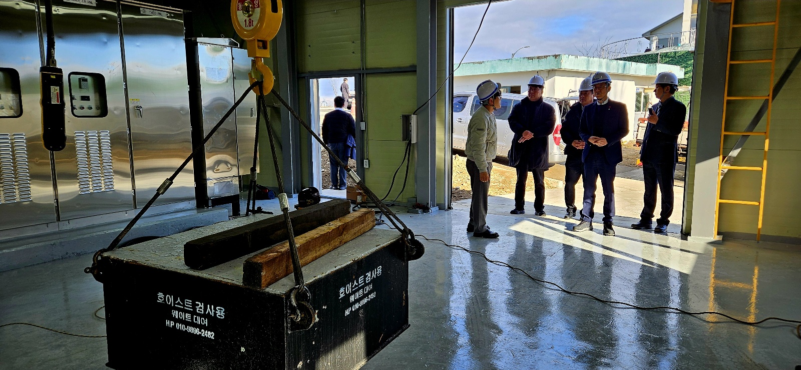 [2025.12.24.] 부화 어린연어 사육 현장 및 연어자연산란장 현장 점검